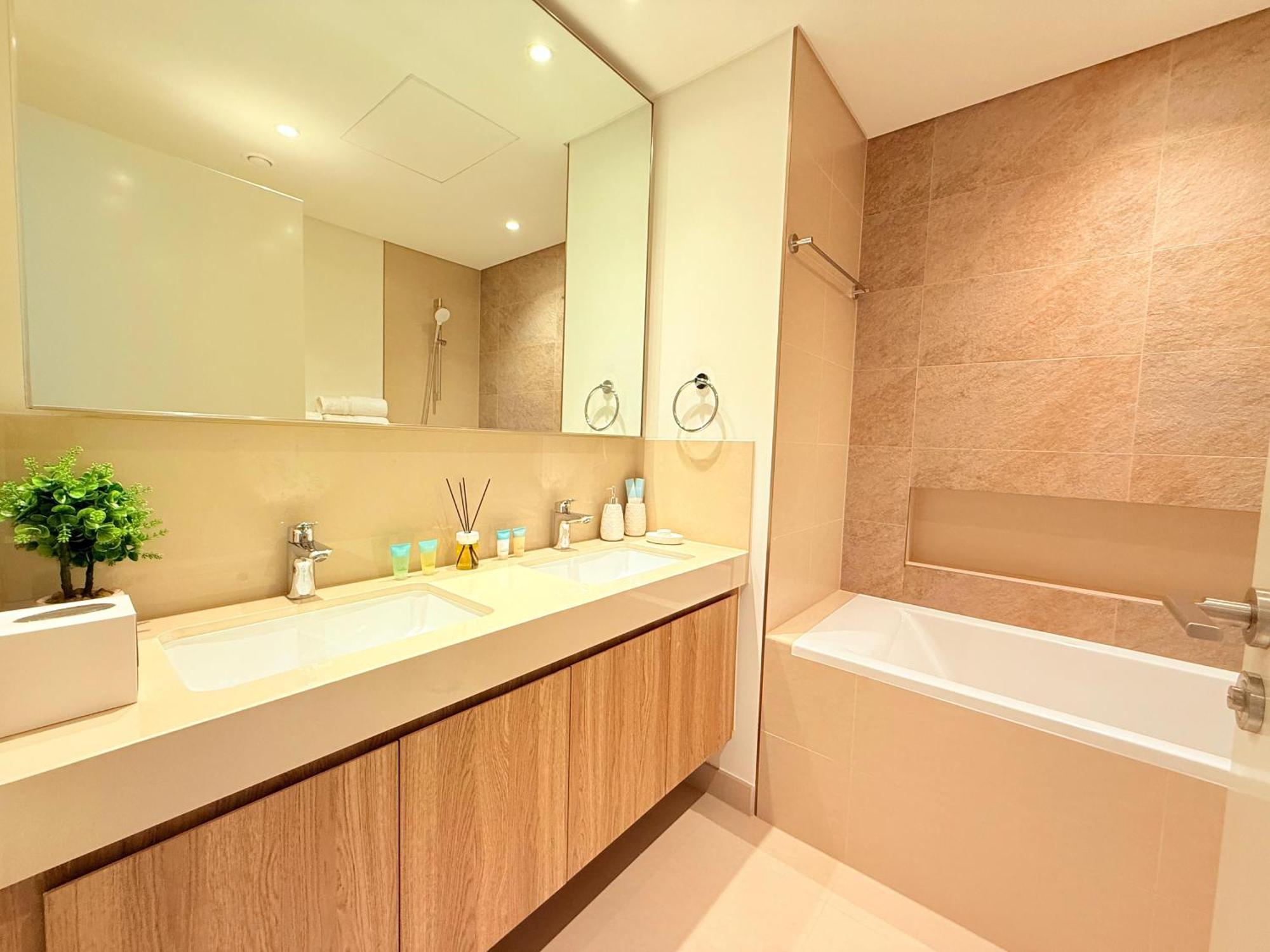 2 Bedroom Infront Of Mall By Aventine Homes Apartment